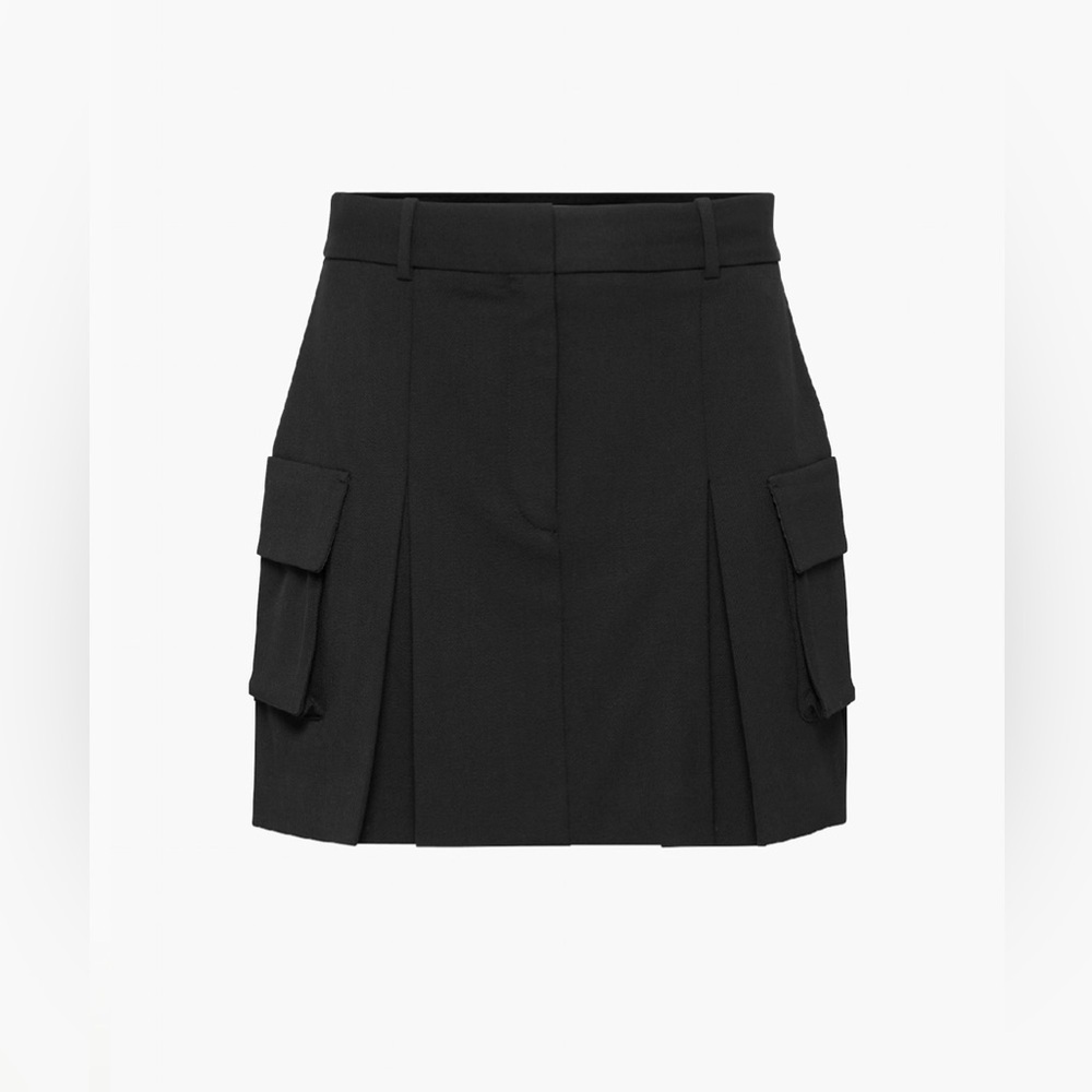 Aritzia Babaton Cameo Cargo Skirt in Black Size 4